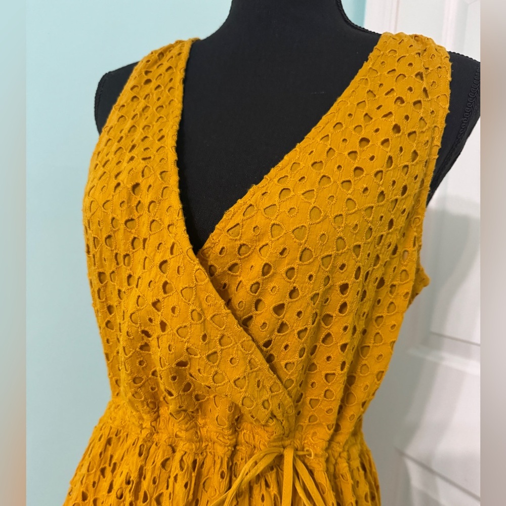Frye X Anthropologie Nuri Eyelet Wrap Dress Size S - Picture 3 of 7